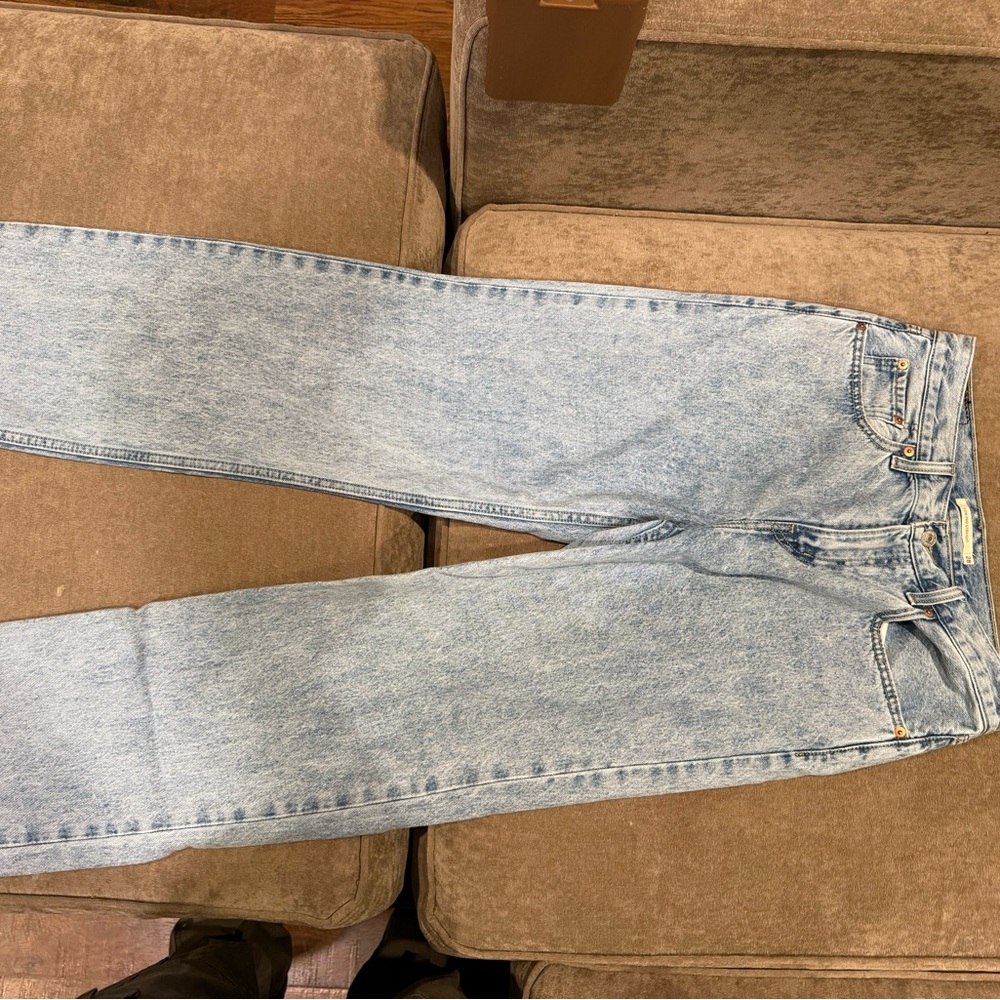 Women’s Levi StraussLow Pro Straight Light Blue Denim Jeans size 28